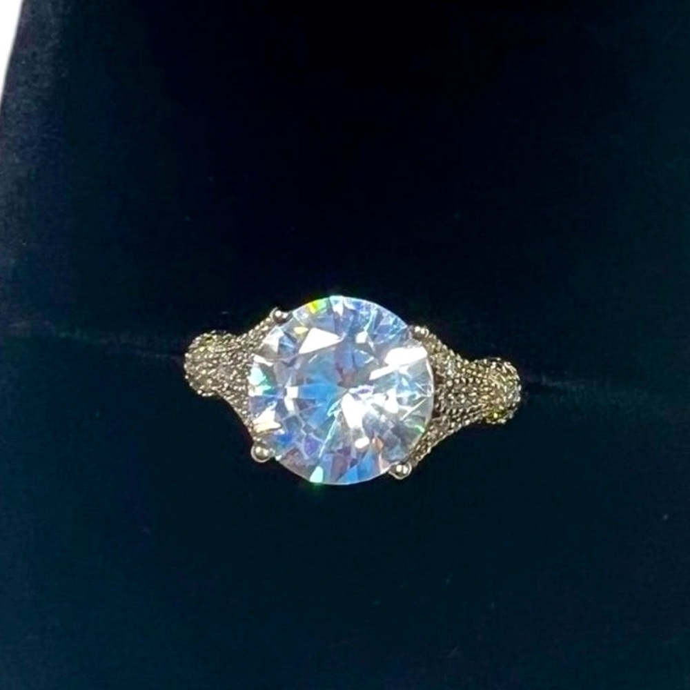 Luxury 2.00 CT Genuine Moissanite Diamond Art Deco Ring